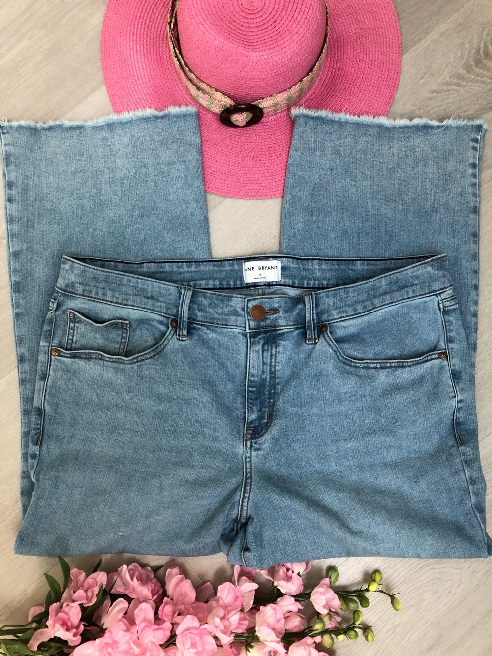Lane Bryant Cropped Flare Frayed Hem Stretch Jeans Size 18